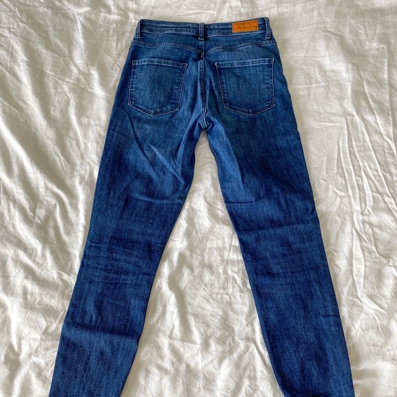 2/$50💙 CLOSET CLEAN OUT: Zara striped skinny jeans - Picture 6 of 9